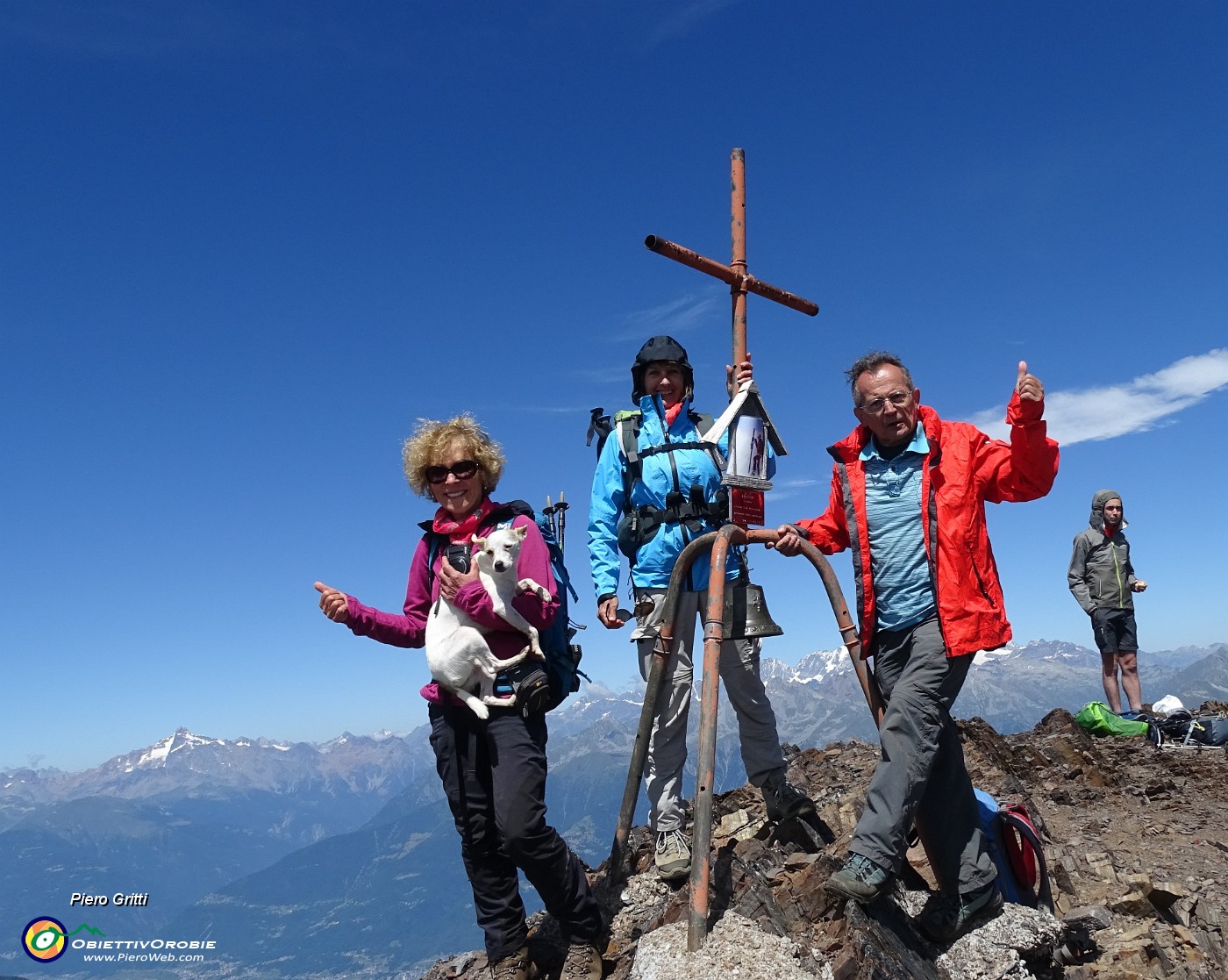 64 In vetta al Diavolo di Malgina (2926 m) ...vento freddo !.JPG